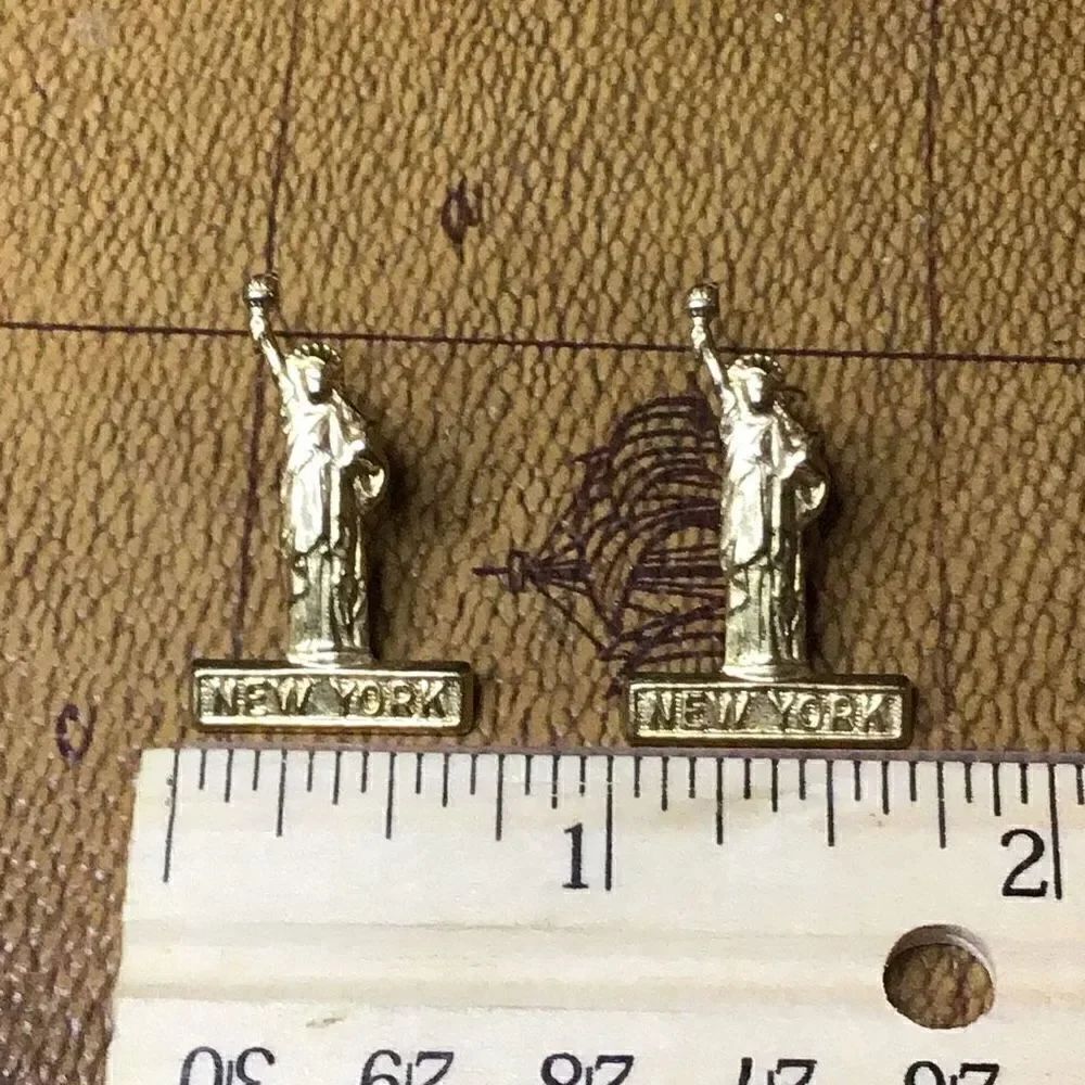 Earrings, vintage, goldtone Statue of Liberty